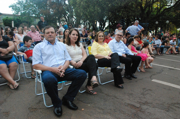 Foto - Show e fogos de artificio para marcar a chegada do Papai Noel