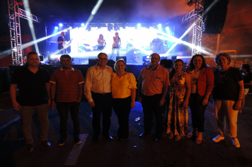 Foto - Show e fogos de artificio para marcar a chegada do Papai Noel