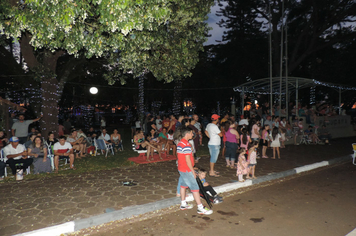 Foto - Show e fogos de artificio para marcar a chegada do Papai Noel