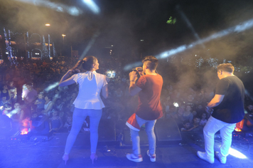 Foto - Show e fogos de artificio para marcar a chegada do Papai Noel