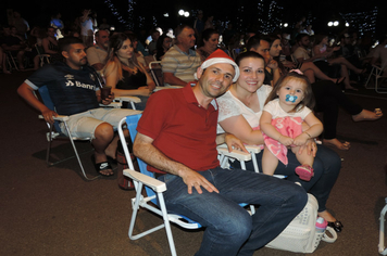 Foto - Show e fogos de artificio para marcar a chegada do Papai Noel