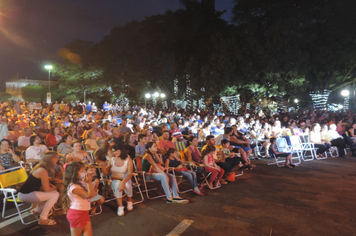 Foto - Show e fogos de artificio para marcar a chegada do Papai Noel