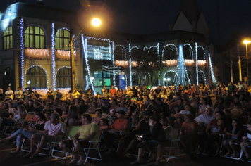 Foto - Show e fogos de artificio para marcar a chegada do Papai Noel