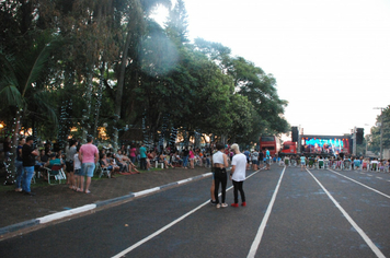 Foto - Show e fogos de artificio para marcar a chegada do Papai Noel