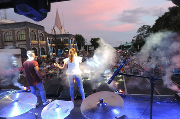 Foto - Show e fogos de artificio para marcar a chegada do Papai Noel