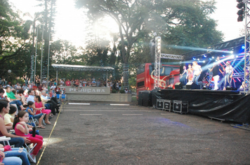 Foto - Show e fogos de artificio para marcar a chegada do Papai Noel