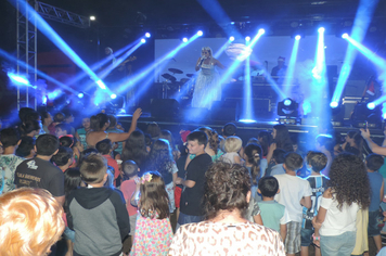 Foto - Show e fogos de artificio para marcar a chegada do Papai Noel