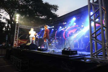 Foto - Show e fogos de artificio para marcar a chegada do Papai Noel