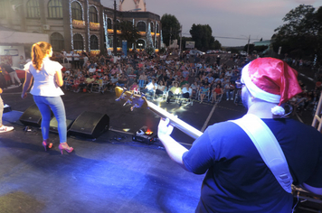 Foto - Show e fogos de artificio para marcar a chegada do Papai Noel
