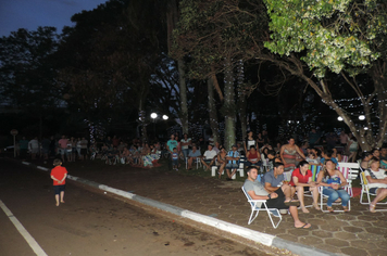 Foto - Show e fogos de artificio para marcar a chegada do Papai Noel