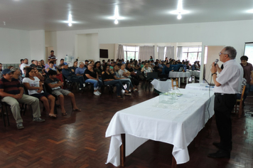 Foto - Sorteados os endereços de moradia aos beneficiários de projeto habitacional de Pejuçara