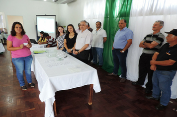 Foto - Sorteados os endereços de moradia aos beneficiários de projeto habitacional de Pejuçara