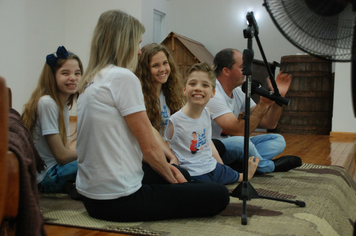 Foto - Tiago Linck encanta e emociona comunidade Pejuçarense