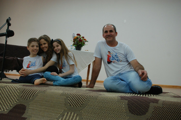 Foto - Tiago Linck encanta e emociona comunidade Pejuçarense