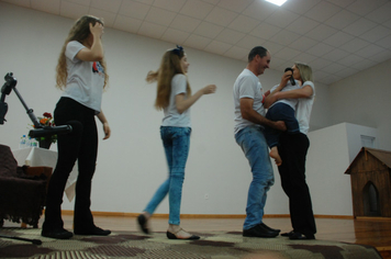 Foto - Tiago Linck encanta e emociona comunidade Pejuçarense