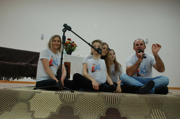 Foto - Tiago Linck encanta e emociona comunidade Pejuçarense