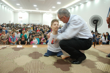 Foto - Tiago Linck encanta e emociona comunidade Pejuçarense