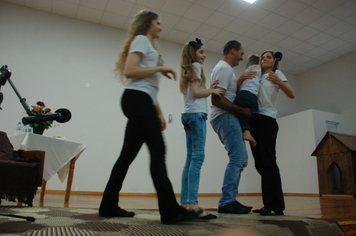 Foto - Tiago Linck encanta e emociona comunidade Pejuçarense