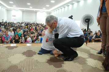 Foto - Tiago Linck encanta e emociona comunidade Pejuçarense