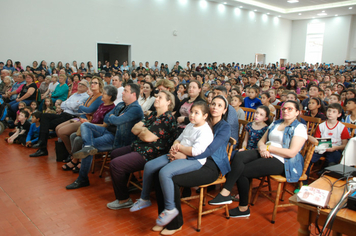 Foto - Tiago Linck encanta e emociona comunidade Pejuçarense