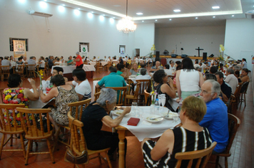 Foto - Um brinde a alegria de bem viver no Reveillon dos idosos