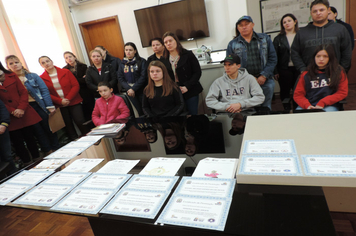 Foto - Vencedores do concurso de Educação Fiscal recebem prêmios