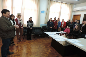 Foto - Vencedores do concurso de Educação Fiscal recebem prêmios