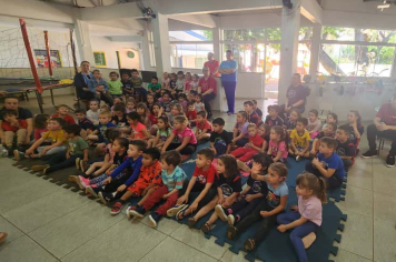 Alunos da EMEI Maria Schuster participam de ação educativa sobre respeito aos animais