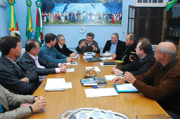 Prefeito esteve em reunião da AMUPLAN