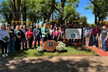 Espaço com brinquedos inclusivos é inaugurado