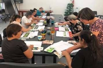 Grupos do NAAB realizam oficinas de artesanato de Natal