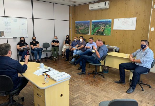 Servidores de Pejuçara visitam a Secretaria de Desenvolvimento Econômico de Panambi