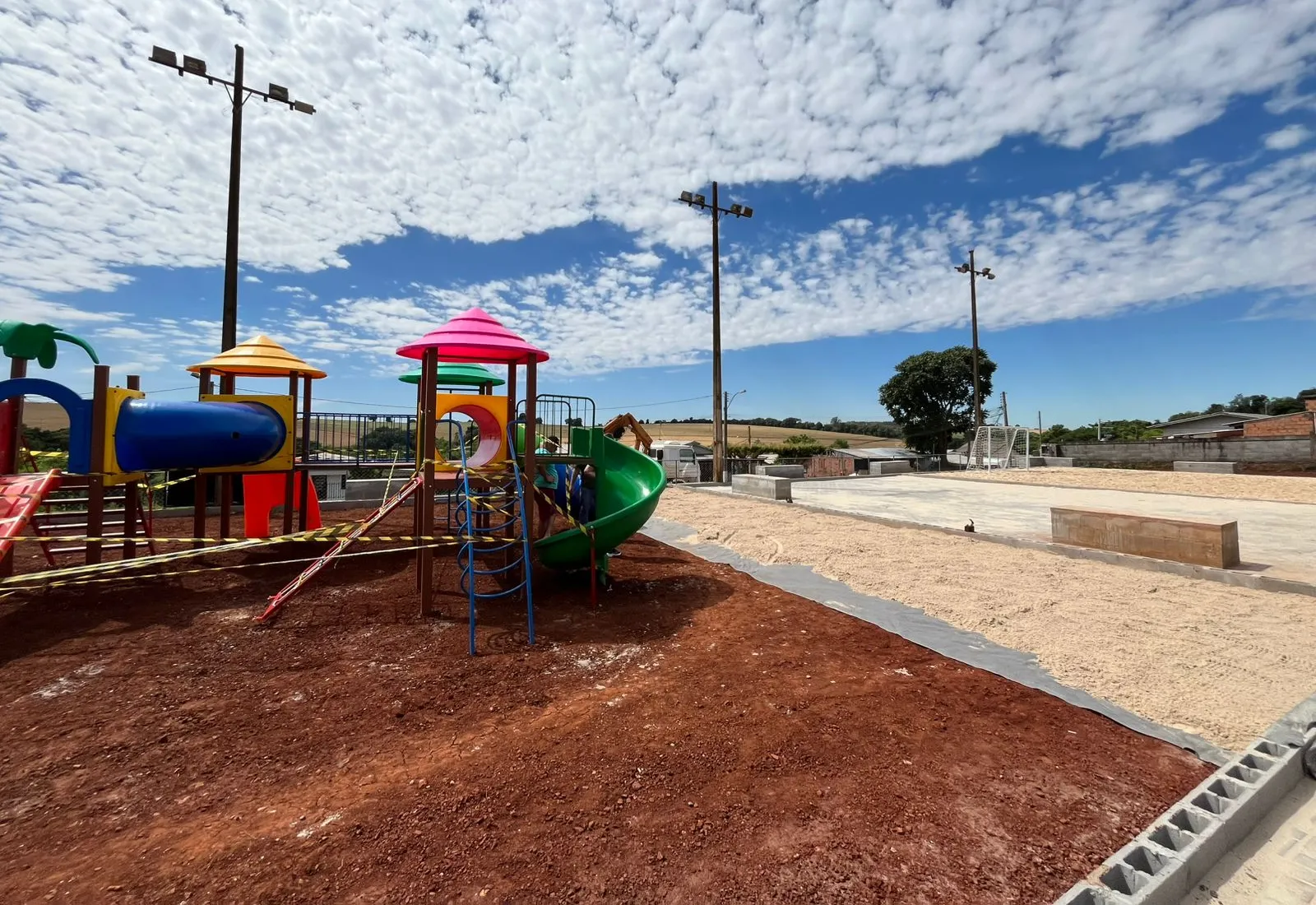 Revitalização da quadra do Bairro Renascer segue em fase de conclusão