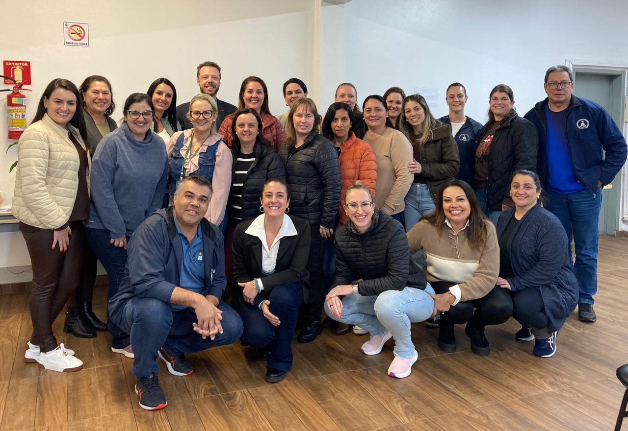 Professores da rede municipal participam de formação sobre uso das tecnologias digitais na educação