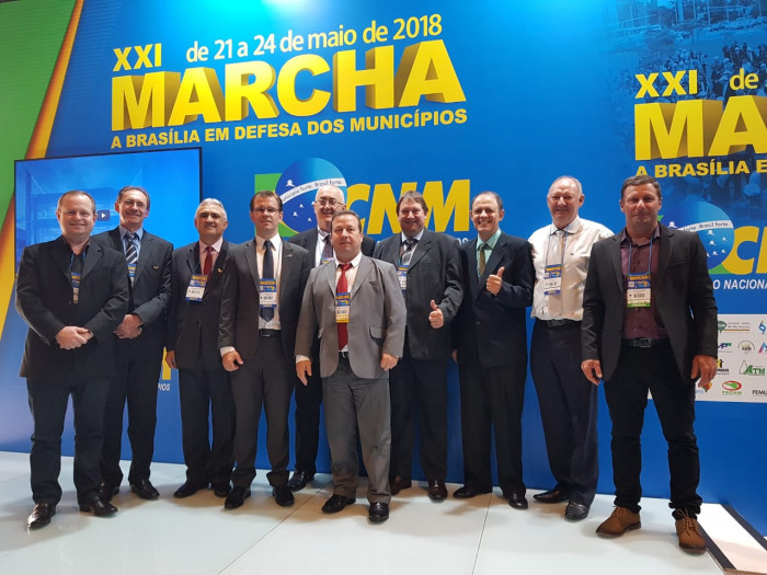 Prefeitos da Amuplam encaminham demandas municipalistas em Brasília