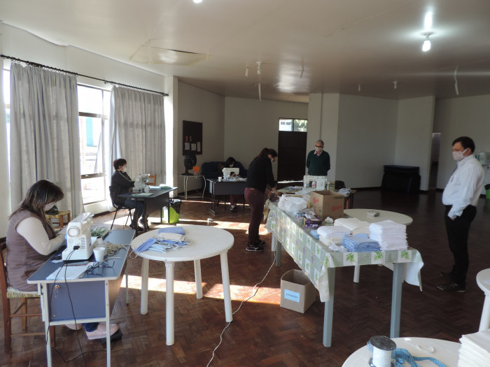 Confecção de máscaras de proteção está acelerada em Pejuçara