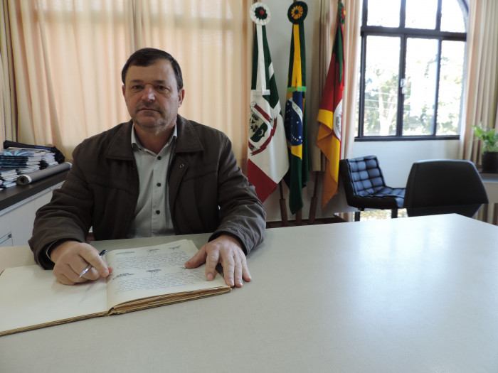 Vice-prefeito assume o exercício do cargo de Chefe do Executivo
