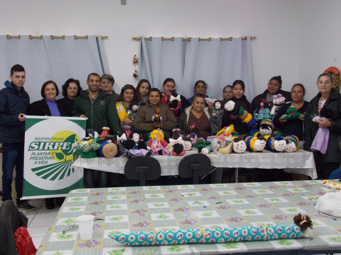 CRAS REALIZA CURSO DE CONFECÇÃO DE BONECAS DE PANO