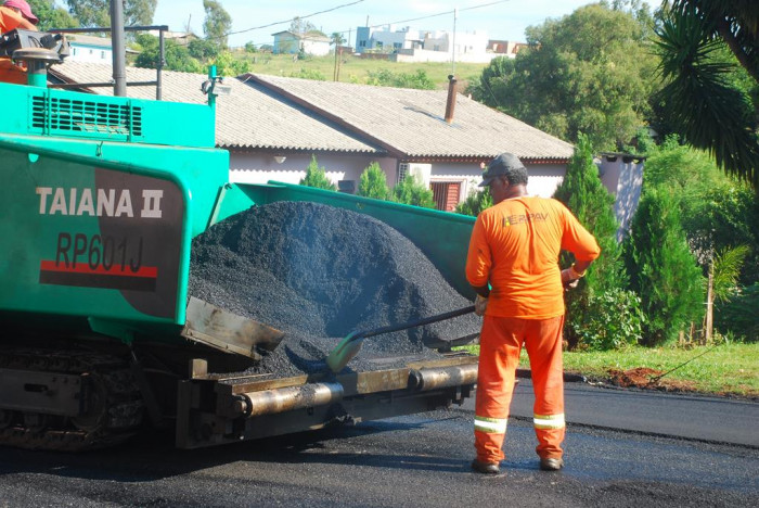 PAVIMENTAÇÃO NA RUA ALCIDES LINASSI