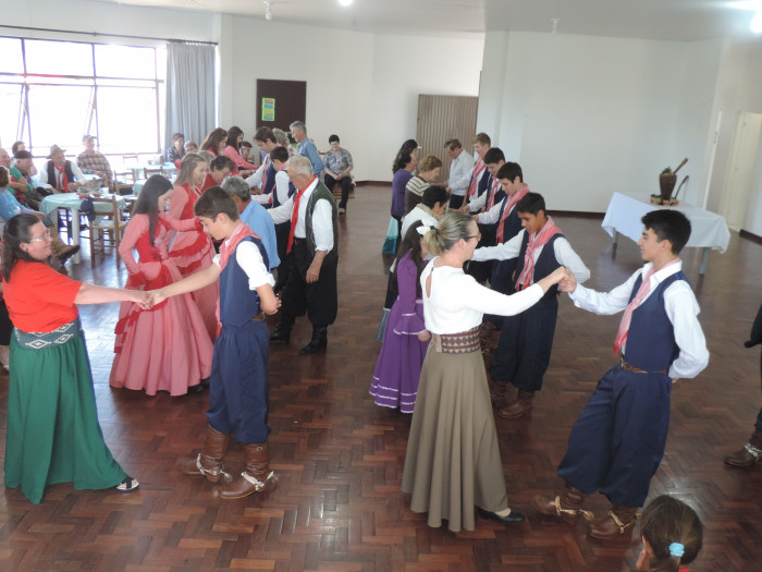 CRAS promove Tarde Gaudéria para adolescentes e público da terceira idade