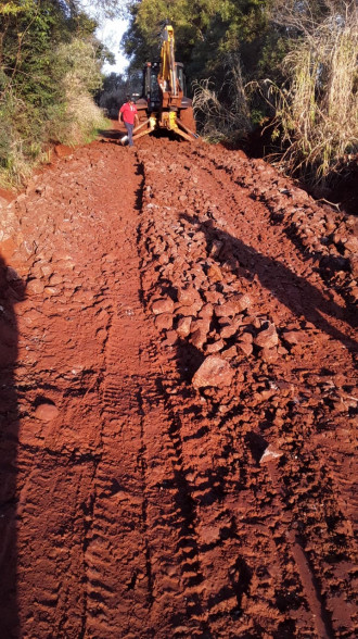Administração atua no reparo danos provocados pelas chuvas 