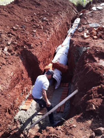 Clima propicia aceleração de obra infra estrutural na rua José Daronco