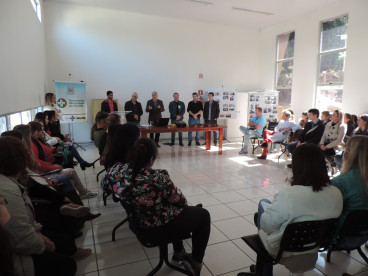 Prefeito assina adesão a Planificação da Atenção à Saúde