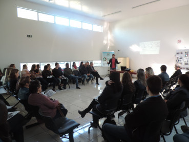 Prefeito assina adesão a Planificação da Atenção à Saúde