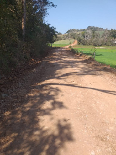 De maneira ininterrupta, ações visam garantir condições de trafego no interior