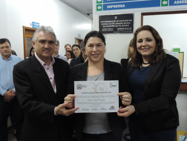 EMEI Maria Schuster recebe homenagem em ato no Centro Administrativo 