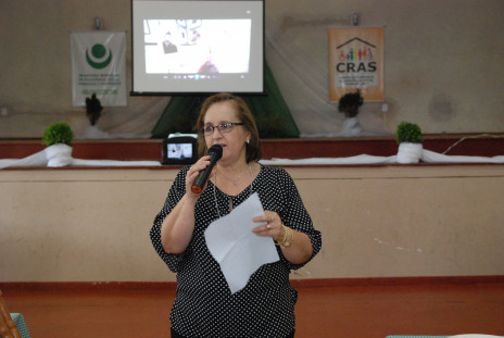 Administração reúne idosos em tradicional almoço de celebração