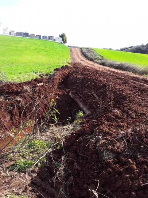 Secretaria de Obras trabalha na revitalização de estradas do interior