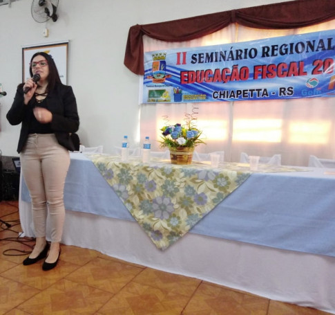 Pejuçara apresenta boas práticas do PDE em seminário regional realizado em Chiapetta