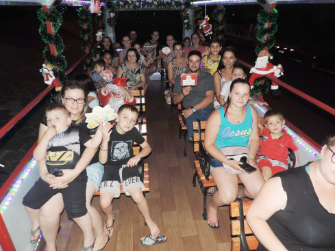 Passeios noturnos do Dindinho divertem comunidade pejuçarense